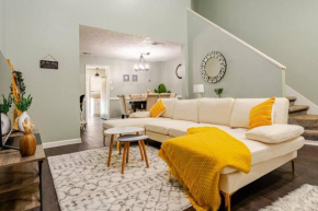 Cozy home with BBQ grill, Firepit, Basketball and Foosball